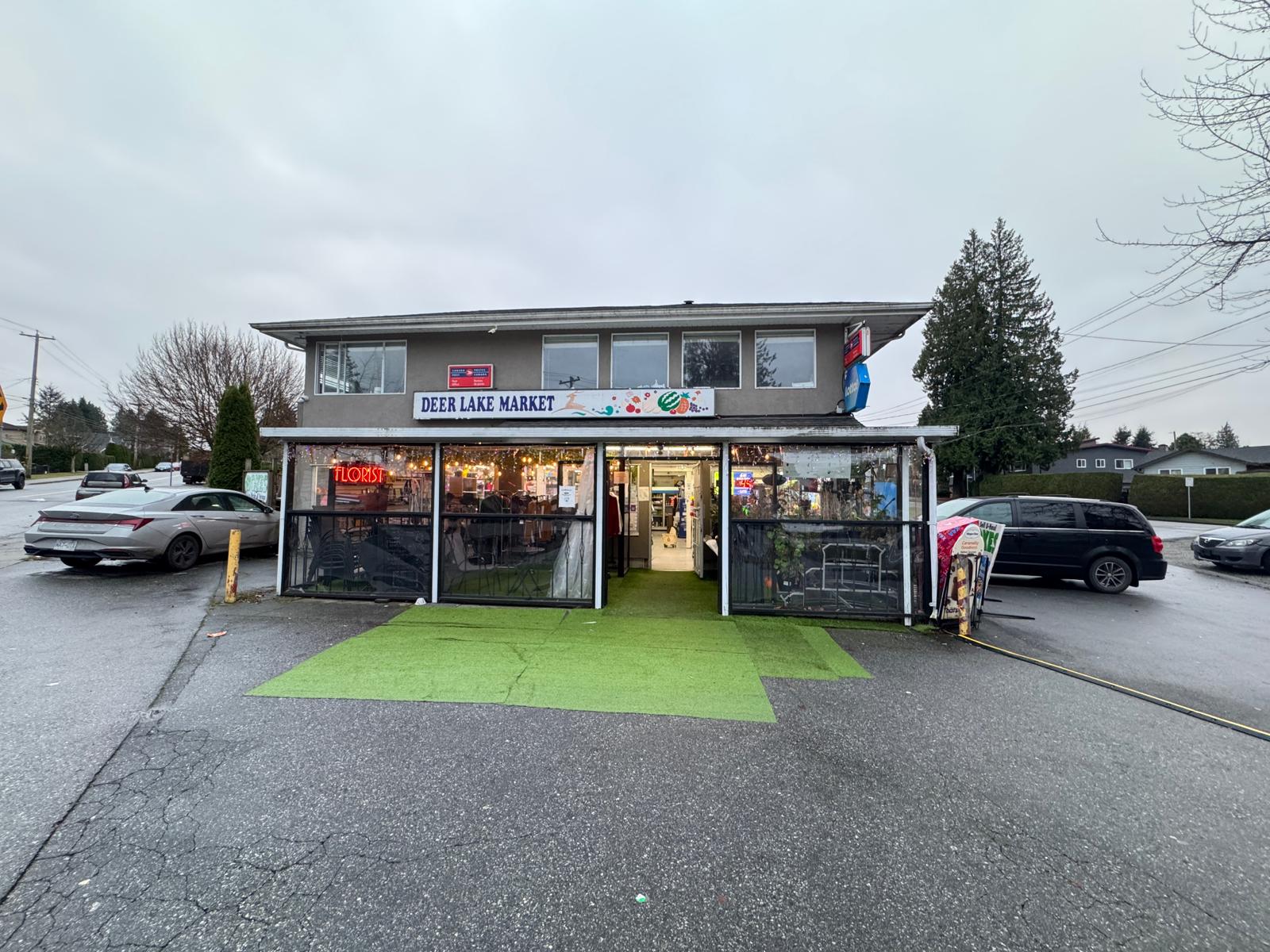 Image of Deer Lake Market