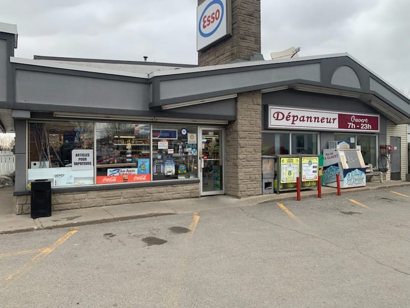Image of Dépanneur (Esso)