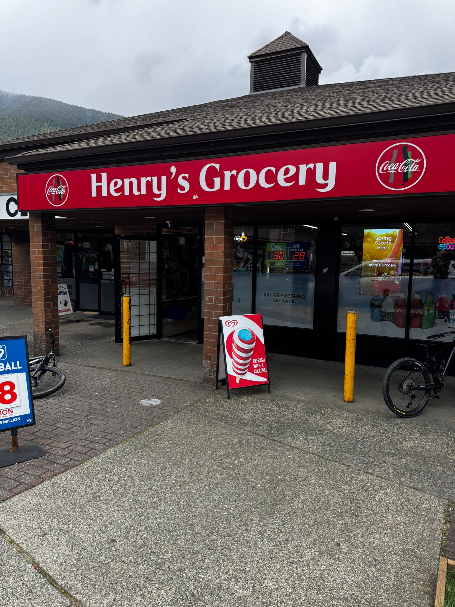 Image of Henry's Grocery