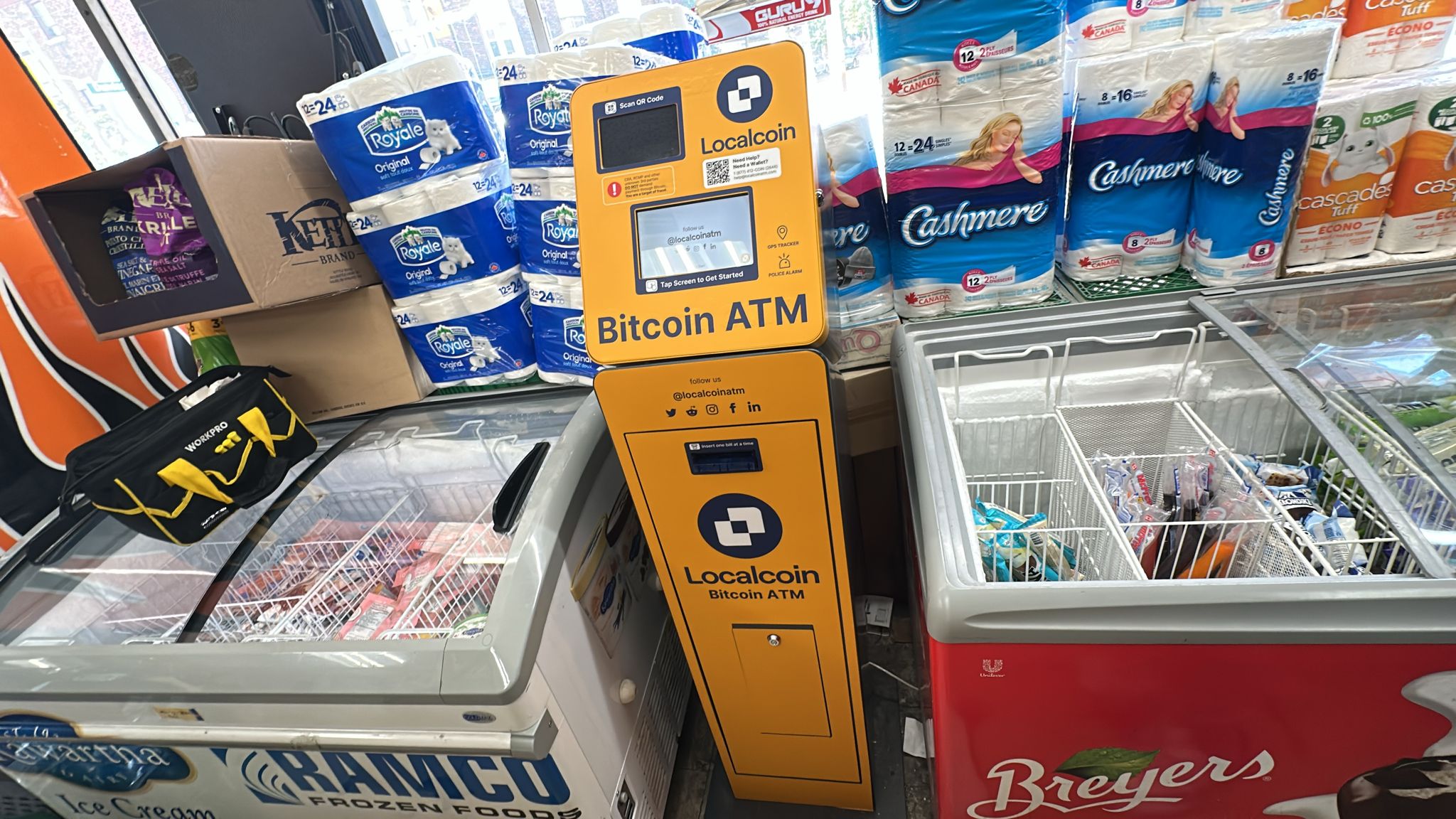 Image of Brother's Discount convenience