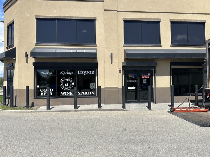 Image of Sierra Springs Liquor