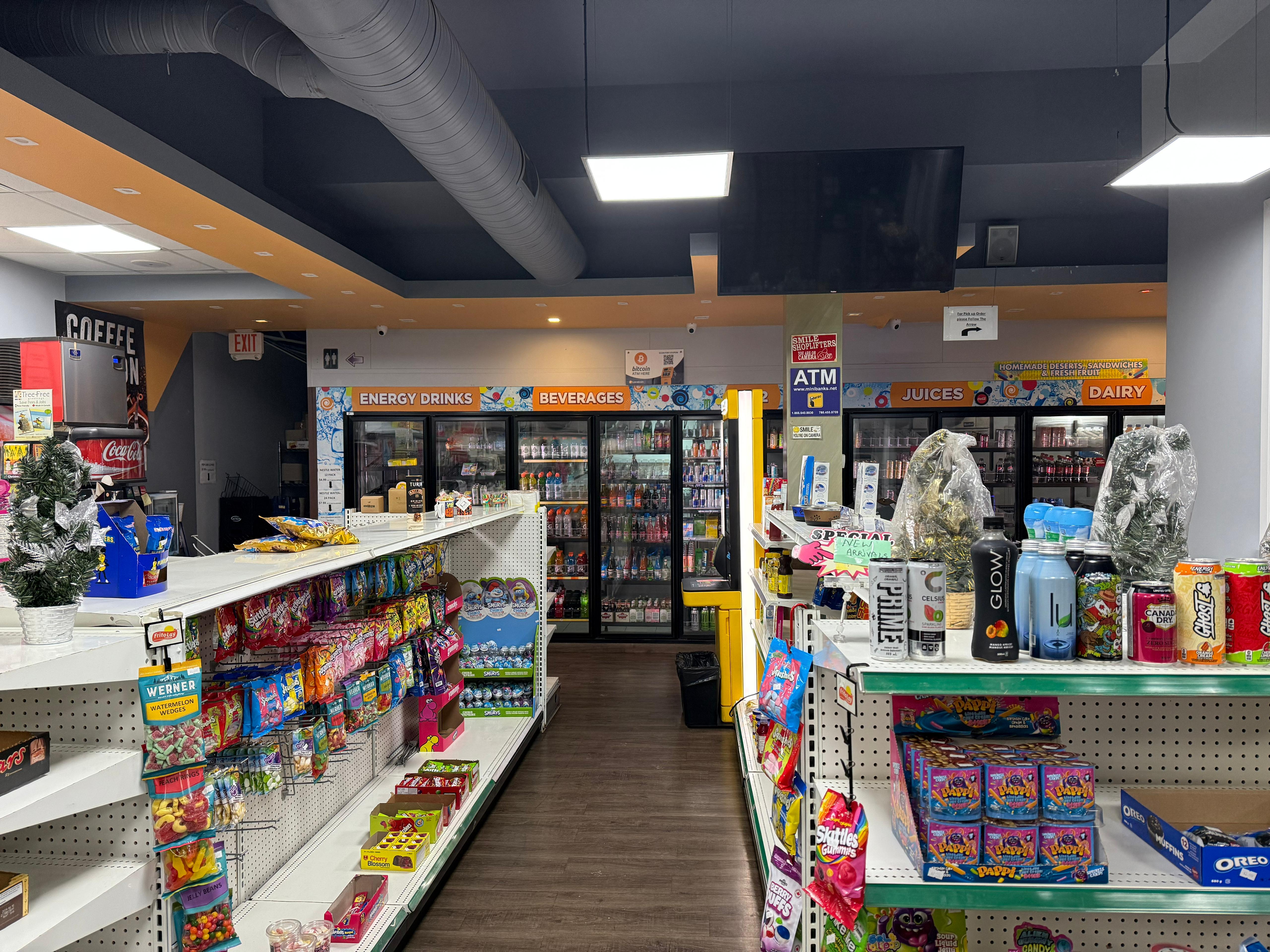 Image of Creekwood pizza and convenience