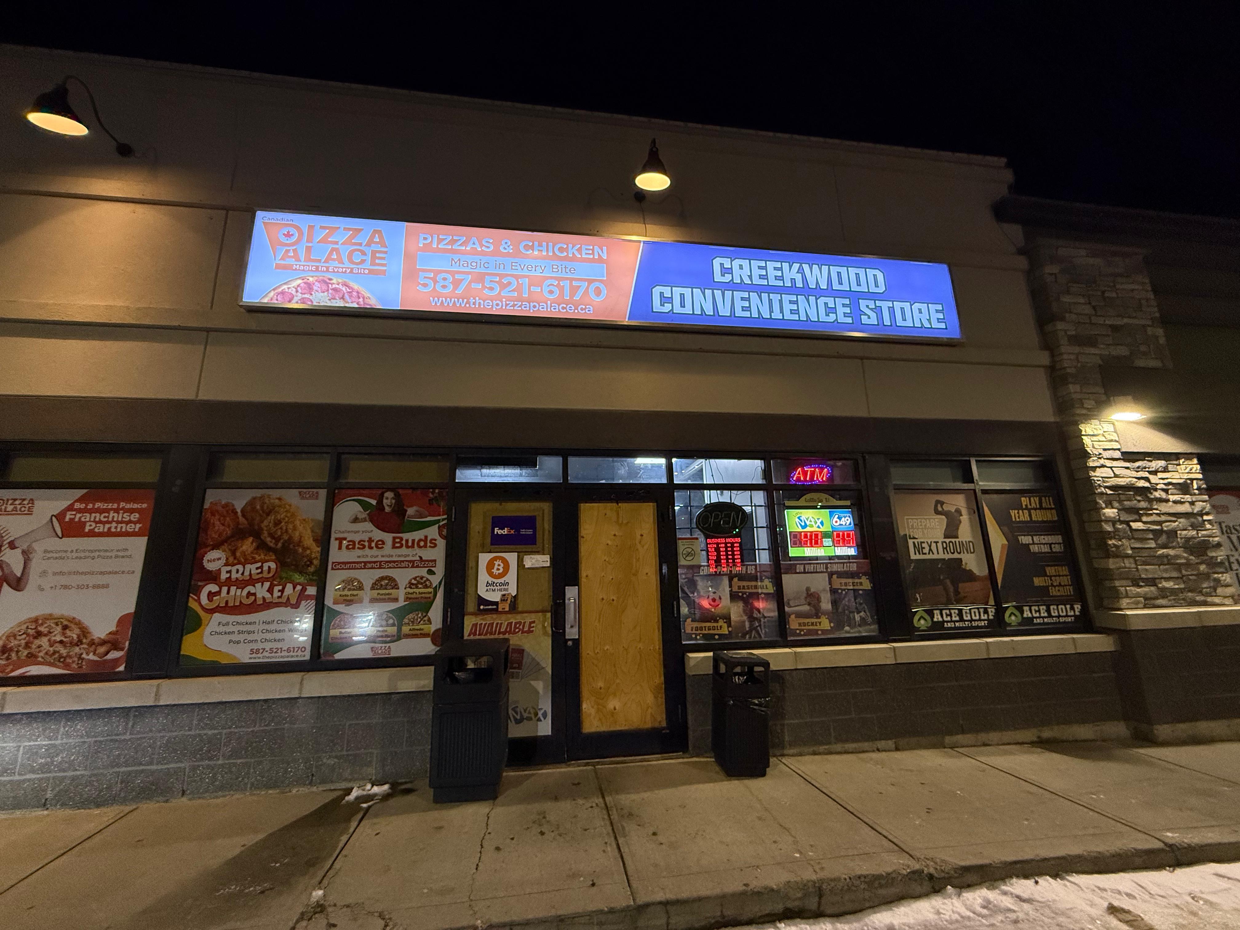 Image of Creekwood pizza and convenience