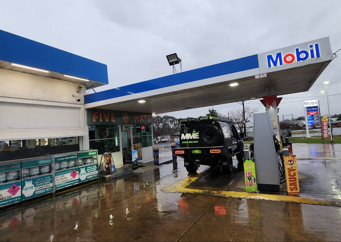 Image of Mobil Five Ways Servo Tumut