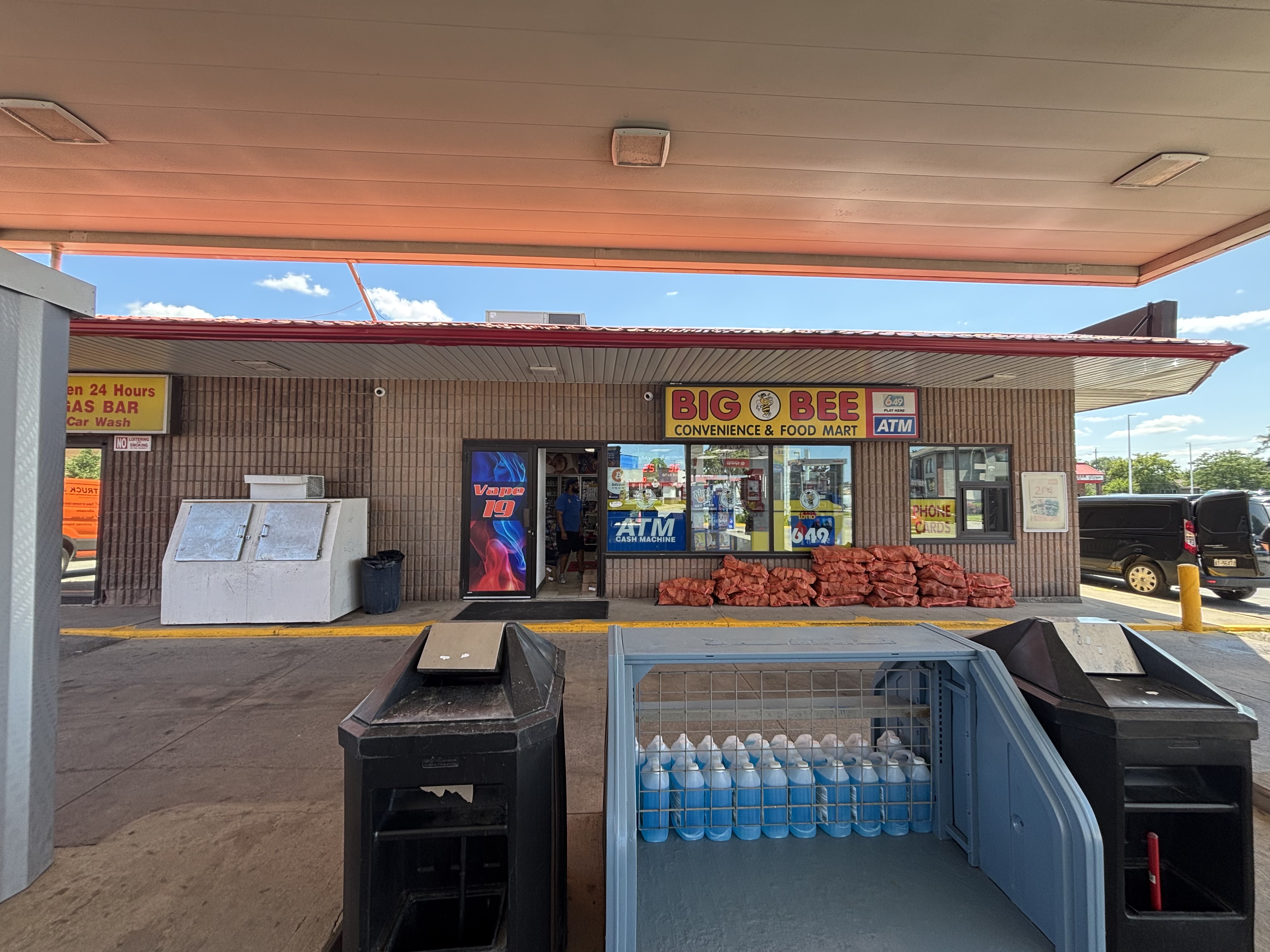Image of Big Bee Convenience & Food Mart - St. Catharines