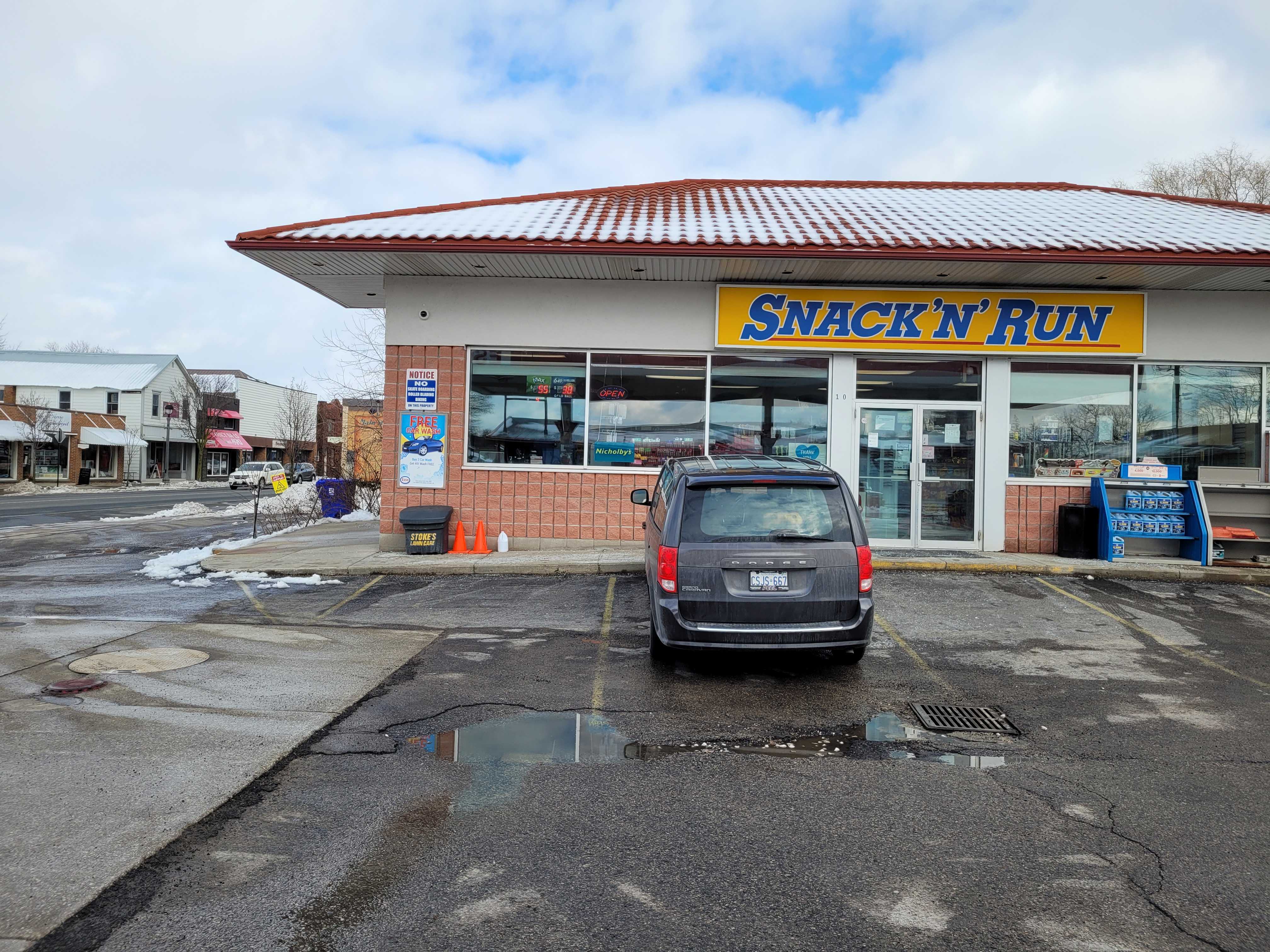 Image of Esso Snack' N' Run