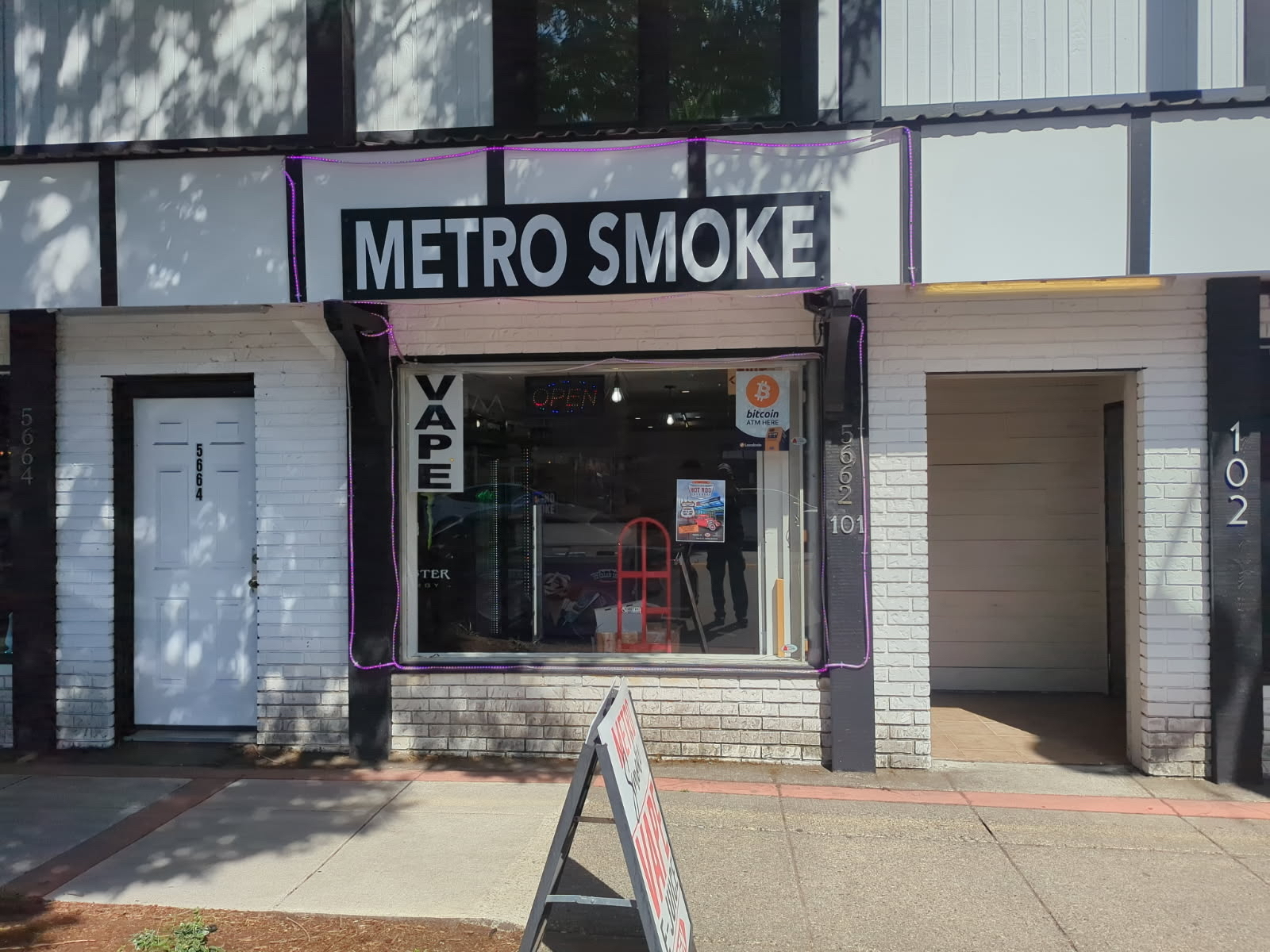 Image of Metro Smoke