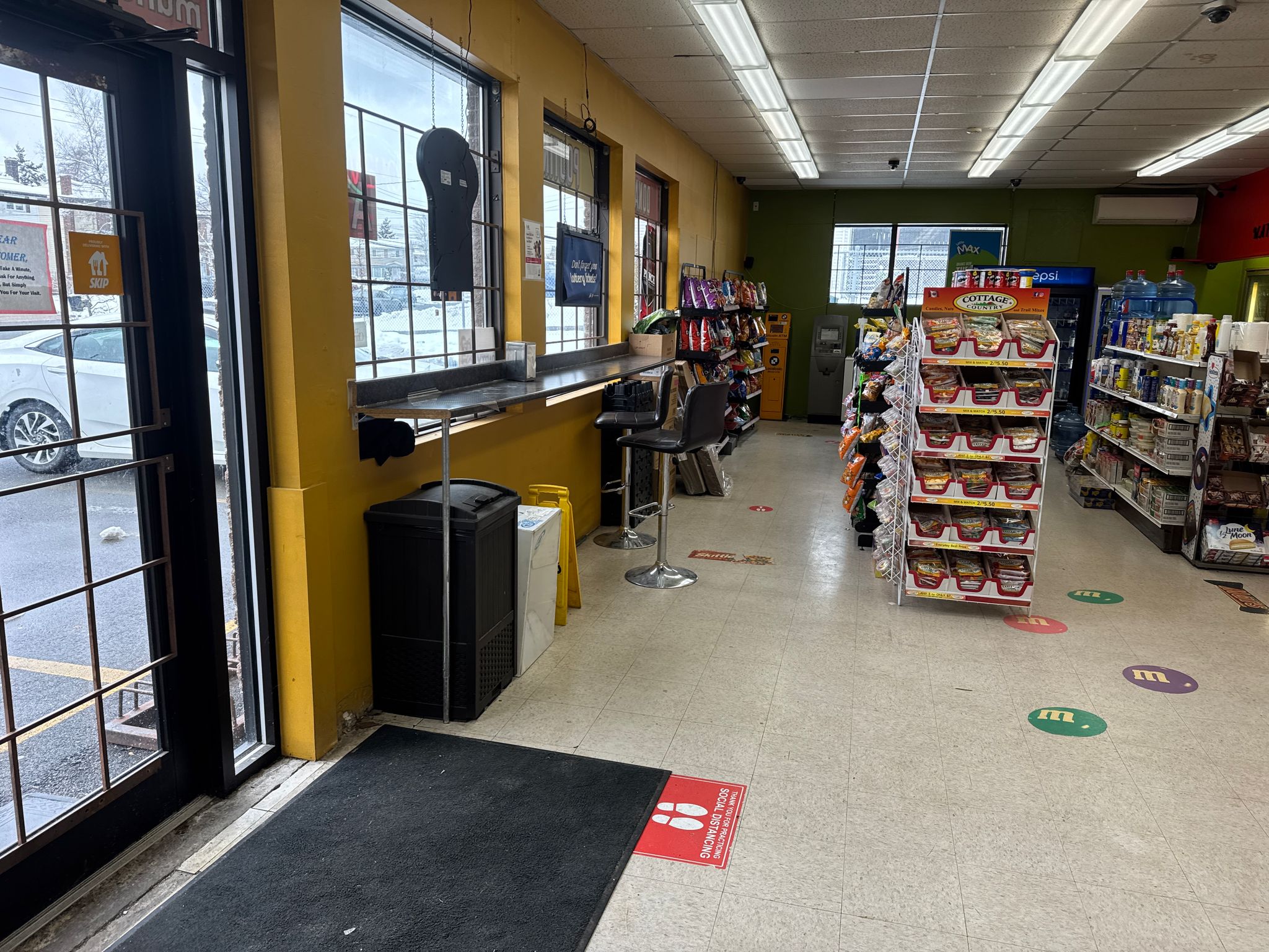 Image of Mun'cheez Pizza Mart & Convenience Store